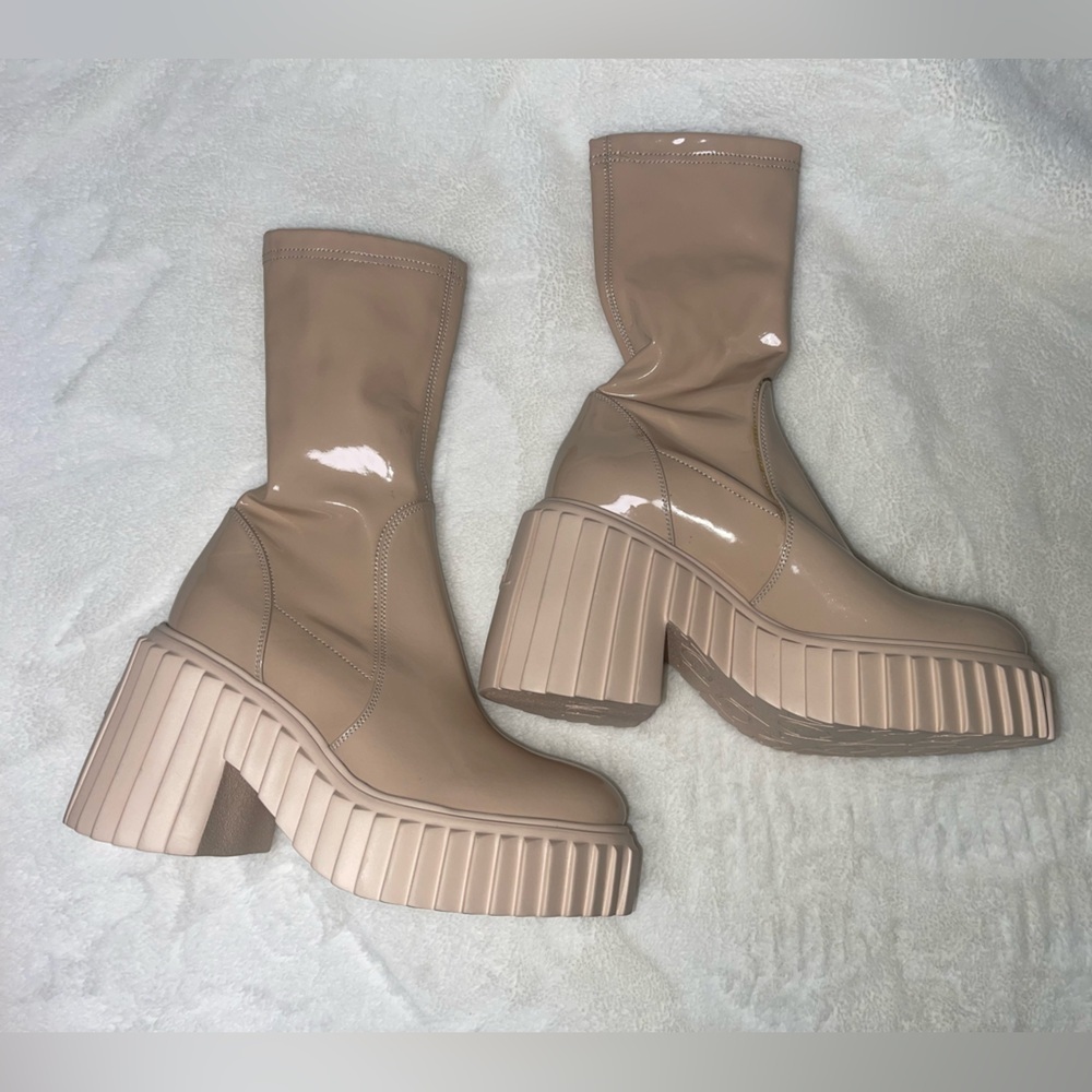 AGL Tiggy Stretch Patent Bootie NWOT - Picture 3 of 10